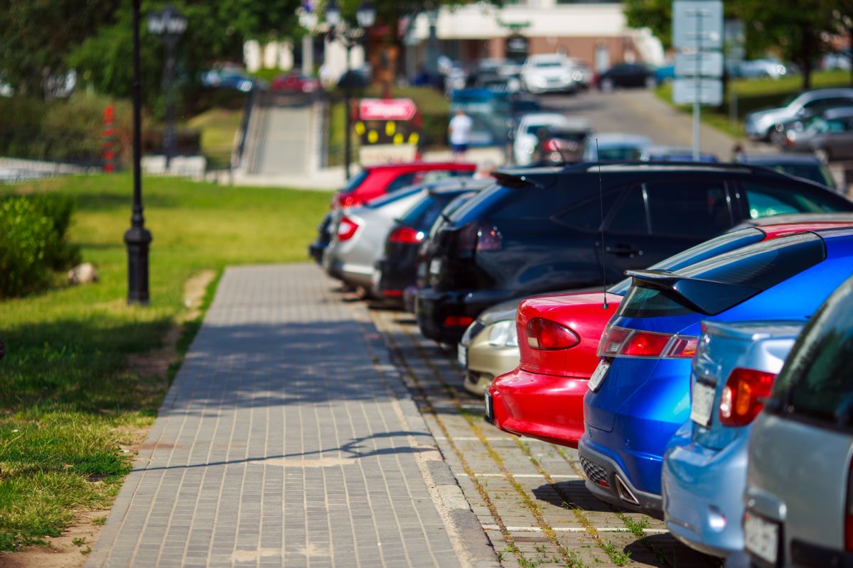 Parkplatzmangel lösen: Lösungen für Wohngebiete